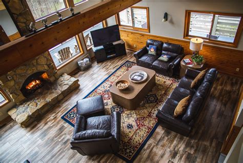 Hocking hills fireside lodge  Beautifully appointed 5 bedroom, 4